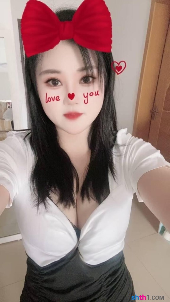 巨乳长发少妇