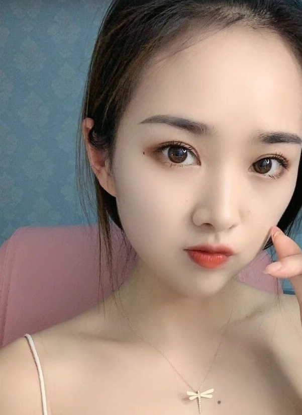 浦东射学生妹一脸，b好肥 水好多